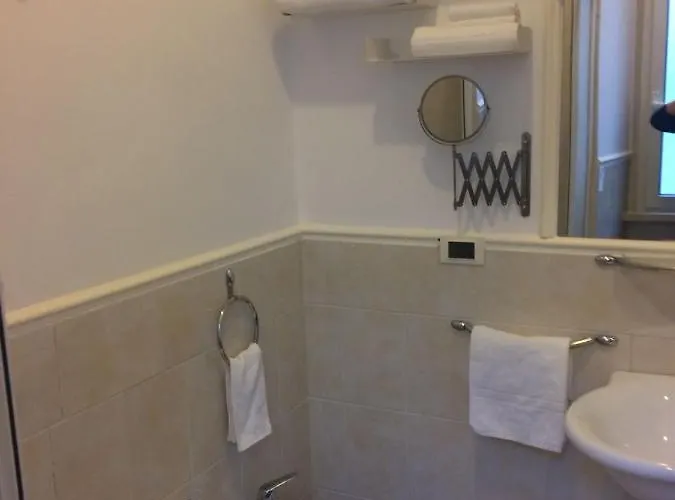 Comfort Spazio E Privacy 2 2 Bagni E Self Check In Nel Cuore Di San Giovanni דירה